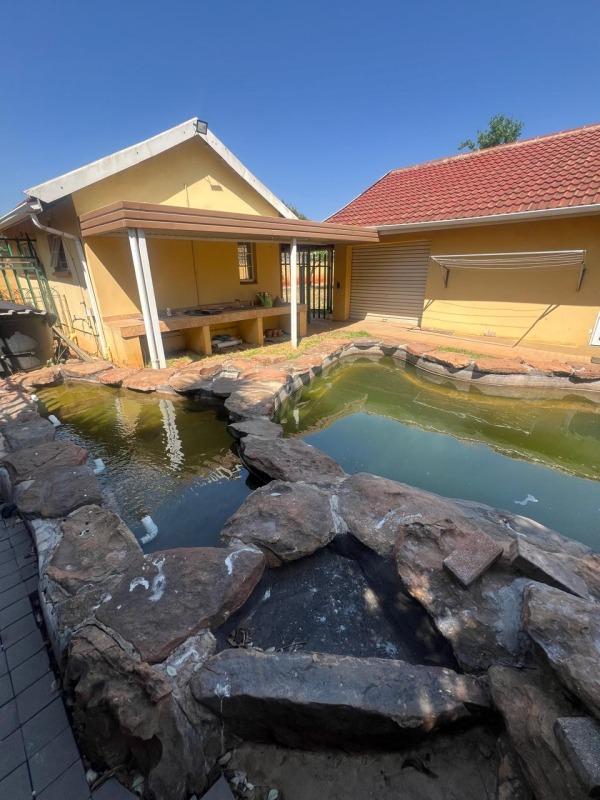 4 Bed House - Bedfordview, 78A Van Der Linde Rd, Bedfordview, Germiston, 2008